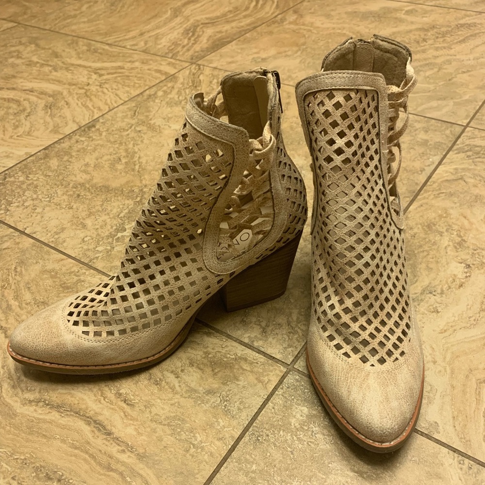 NWOT Unique Mesh Lace-Up Booties